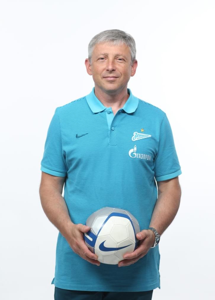 Фотосессия футболистов и тренеров основного состава ФК «Зенит» сезона 2016/2017