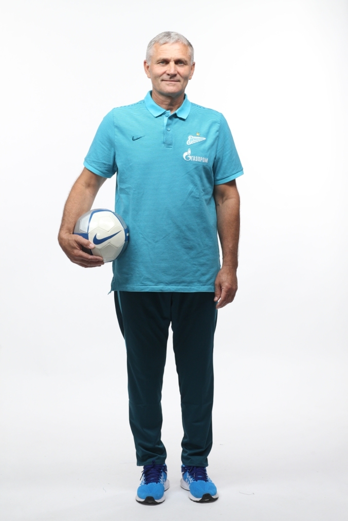 Фотосессия футболистов и тренеров основного состава ФК «Зенит» сезона 2016/2017