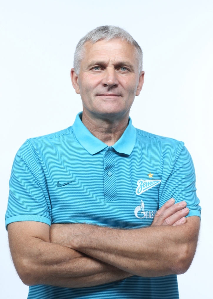 Фотосессия футболистов и тренеров основного состава ФК «Зенит» сезона 2016/2017