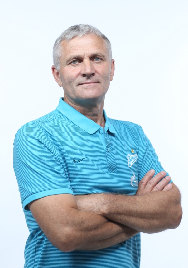 Фотосессия футболистов и тренеров основного состава ФК «Зенит» сезона 2016/2017