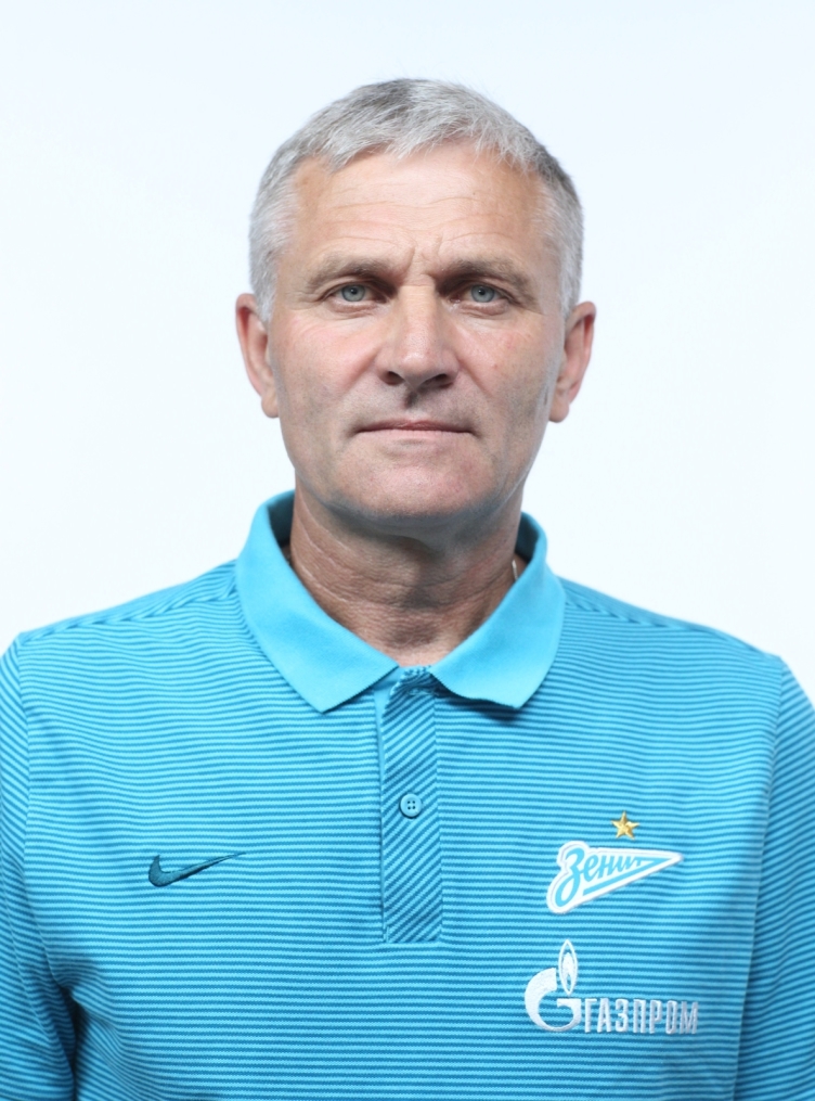 Фотосессия футболистов и тренеров основного состава ФК «Зенит» сезона 2016/2017