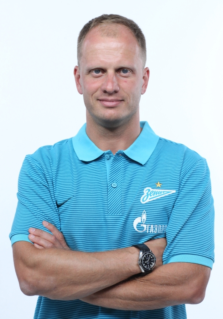 Фотосессия футболистов и тренеров основного состава ФК «Зенит» сезона 2016/2017