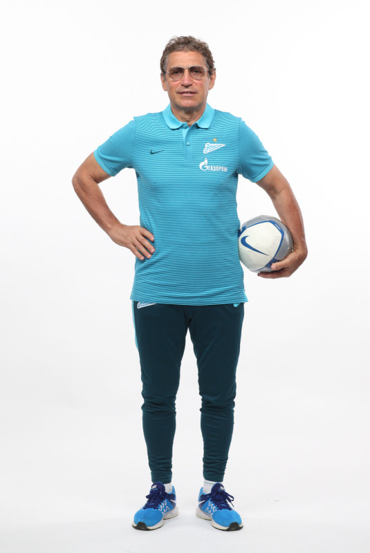 Фотосессия футболистов и тренеров основного состава ФК «Зенит» сезона 2016/2017