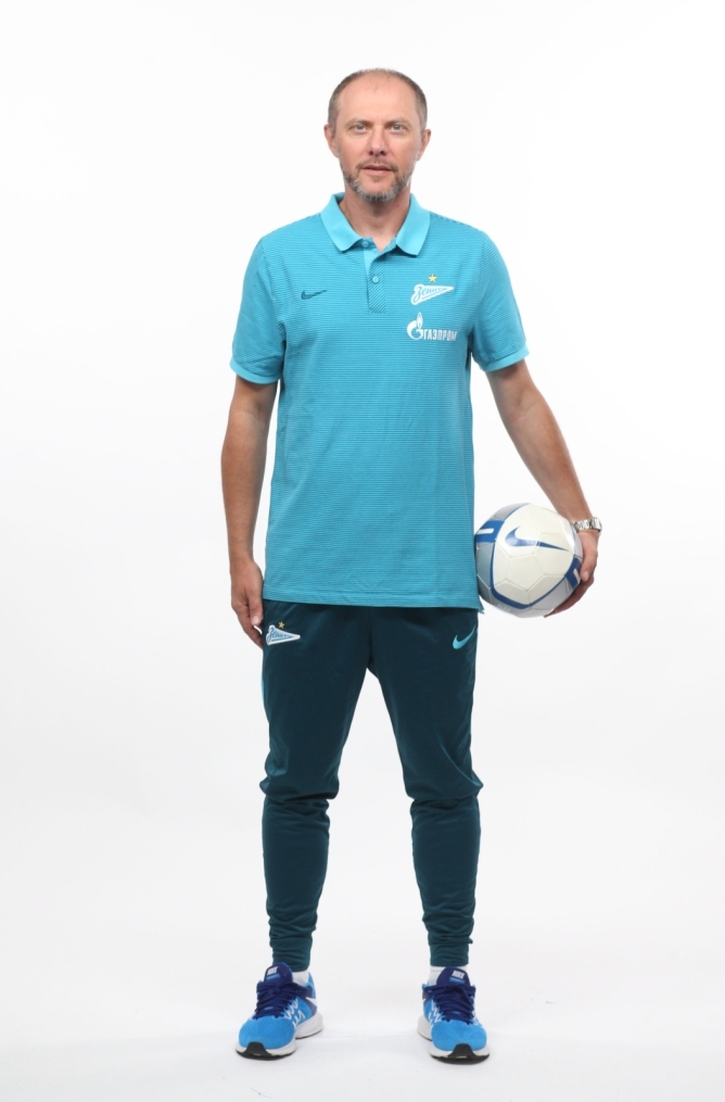 Фотосессия футболистов и тренеров основного состава ФК «Зенит» сезона 2016/2017