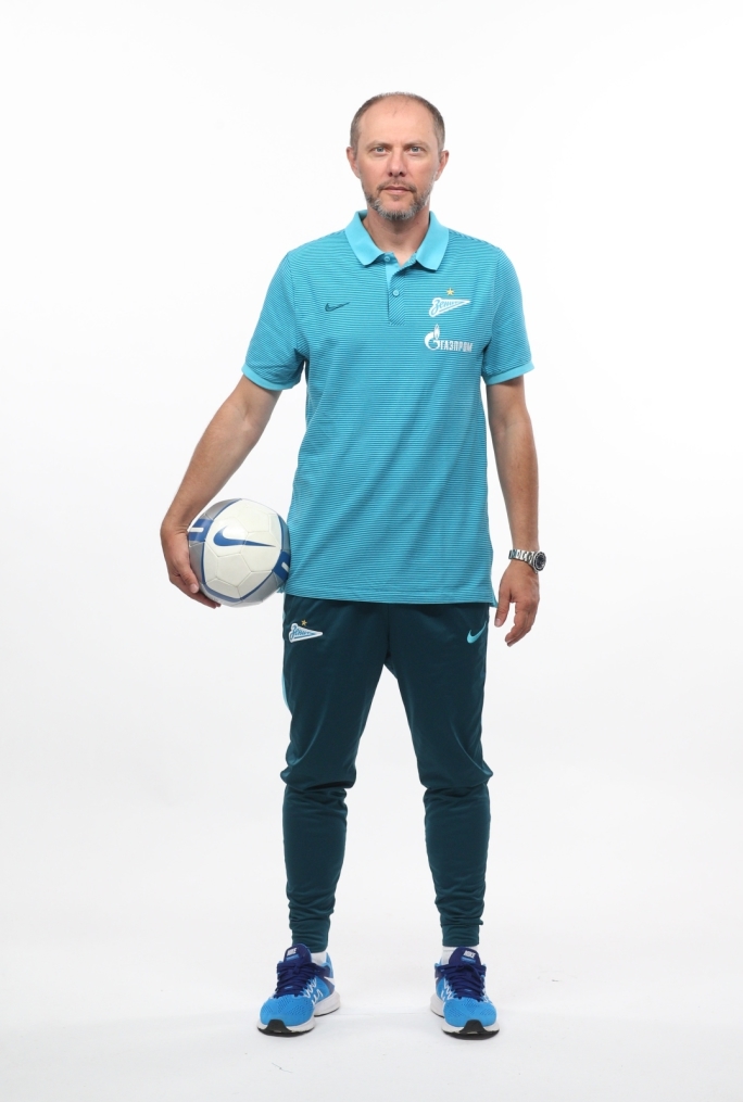 Фотосессия футболистов и тренеров основного состава ФК «Зенит» сезона 2016/2017