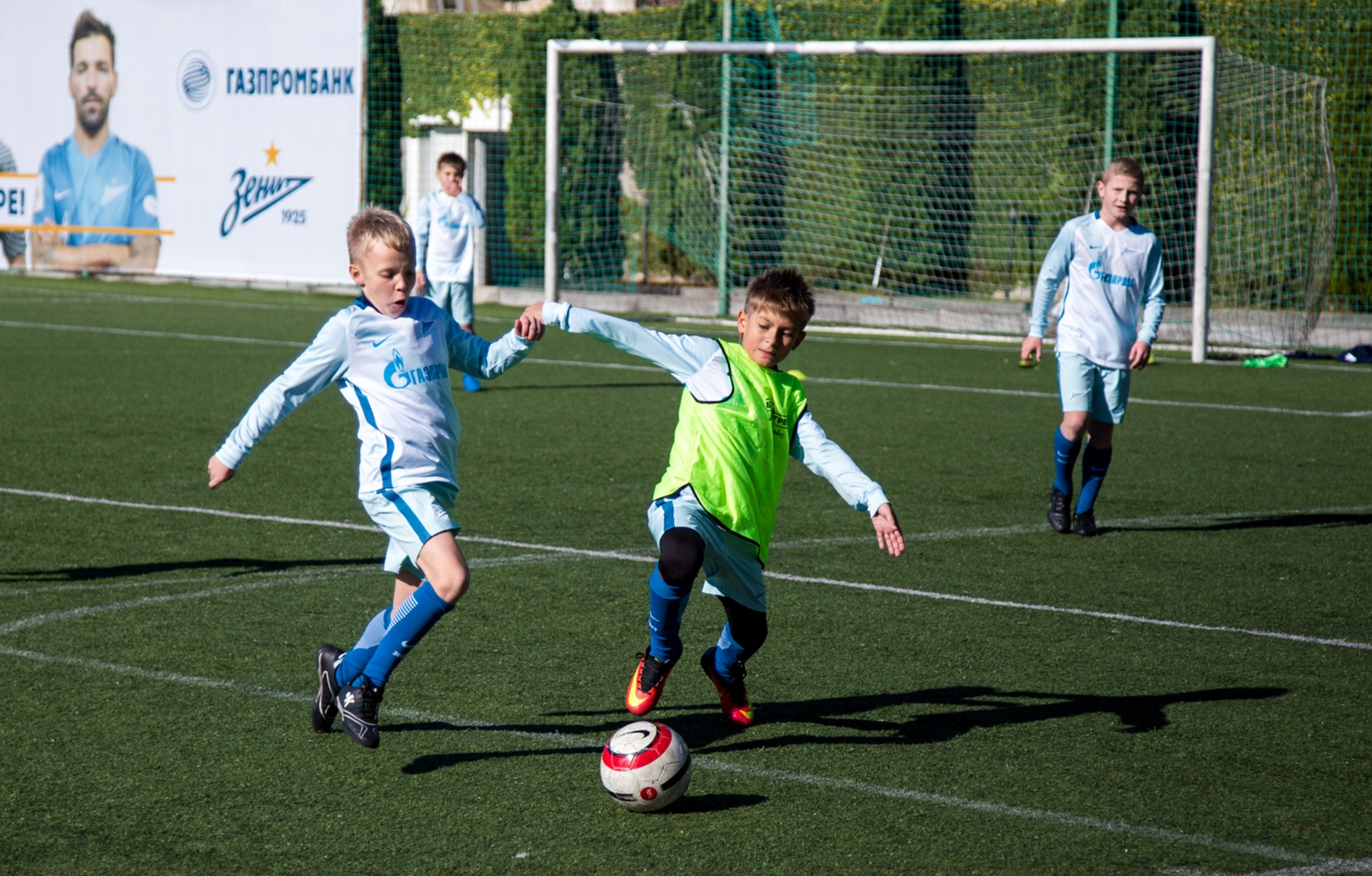 Тренировочный лагерь для победителей «Большого фестиваля футбола»: фоторепортаж из Сочи