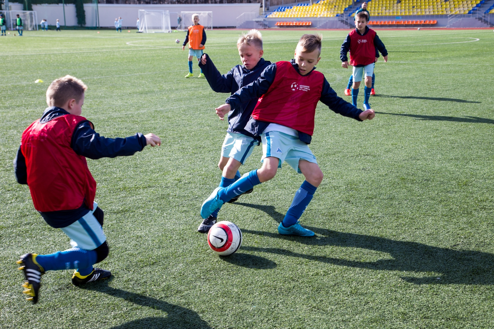 Тренировочный лагерь для победителей «Большого фестиваля футбола»: фоторепортаж из Сочи