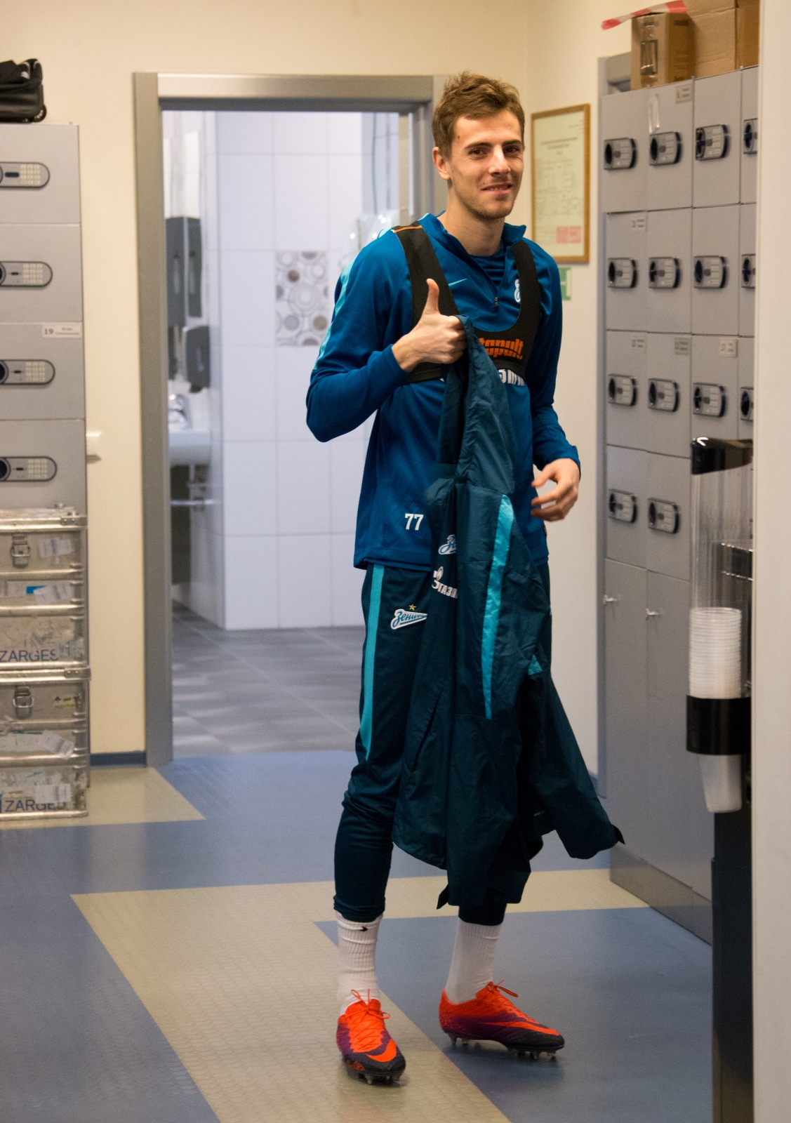 Тренировка сине-бело-голубых перед матчем с «Крыльями Советов»: фоторепортаж из «Газпром — тренировочного центра»