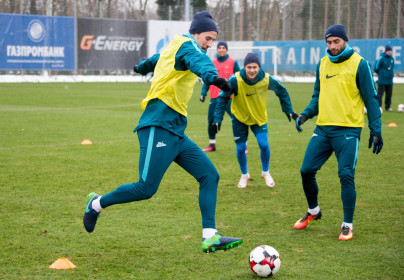 Тренировка сине-бело-голубых перед матчем с «Крыльями Советов»: фоторепортаж из «Газпром — тренировочного центра»