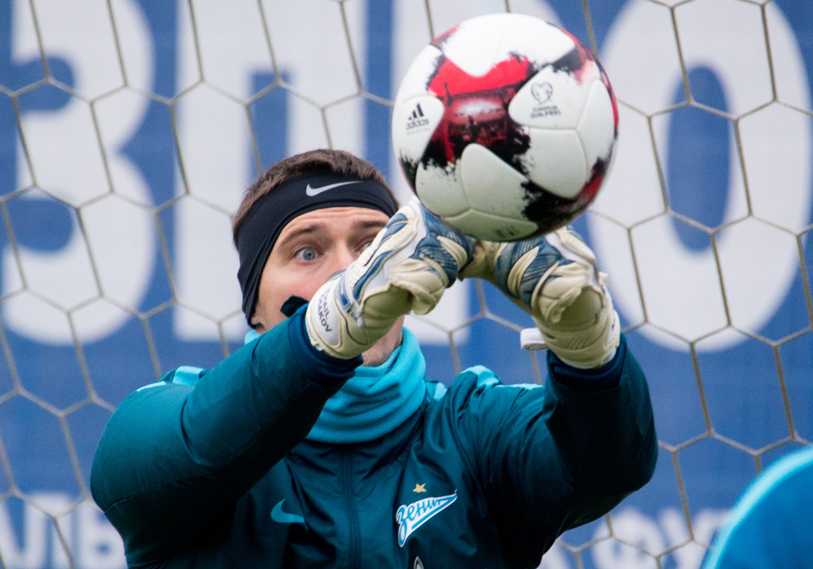 Тренировка сине-бело-голубых перед матчем с «Крыльями Советов»: фоторепортаж из «Газпром — тренировочного центра»