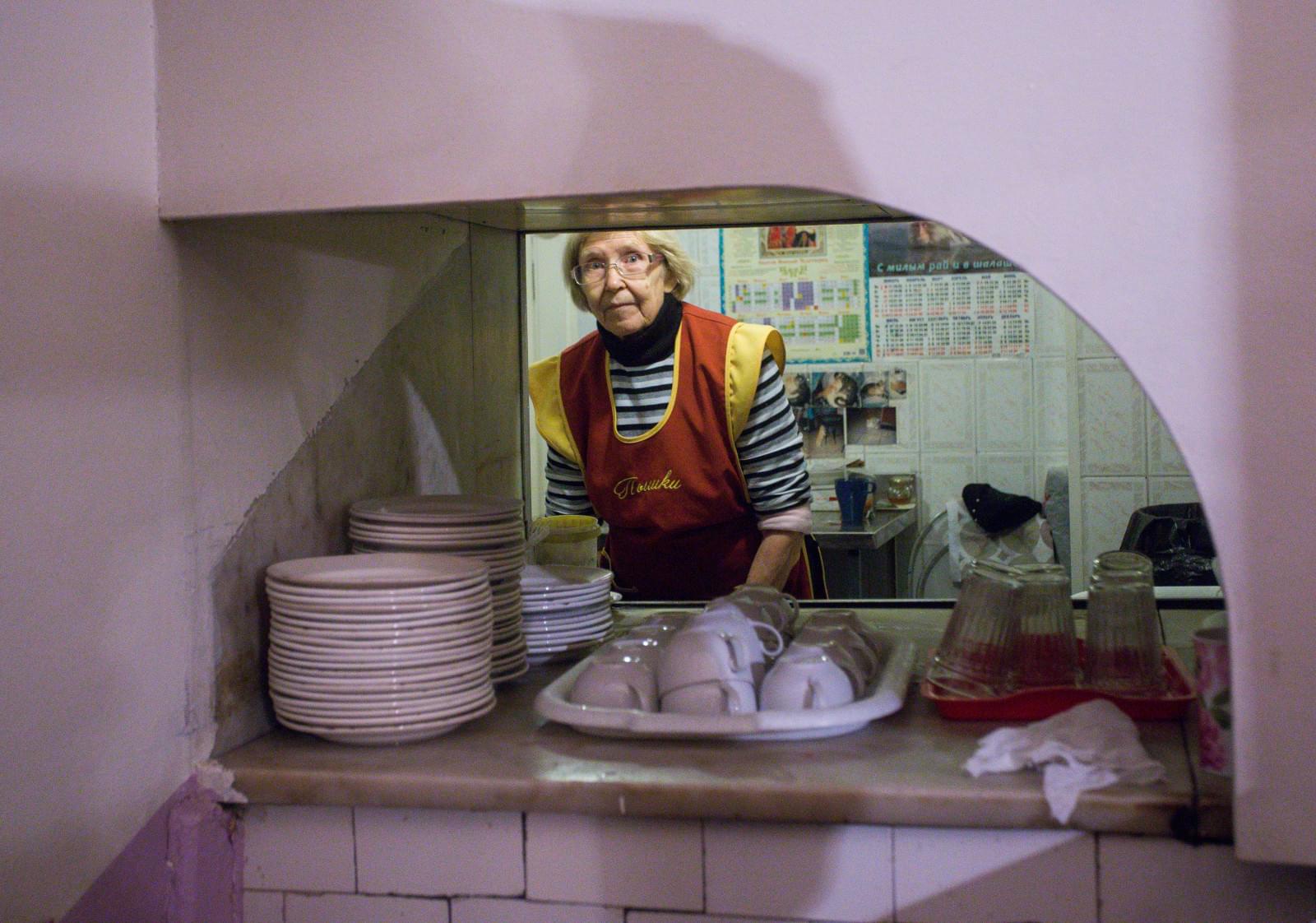 «Давай-давай!»: Александр Кокорин стал продавцом пышек