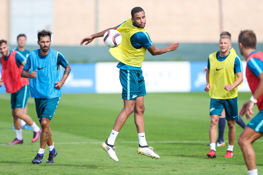 «Газпром»-тренировочные сборы в Дубае: 13 января, утренняя тренировка