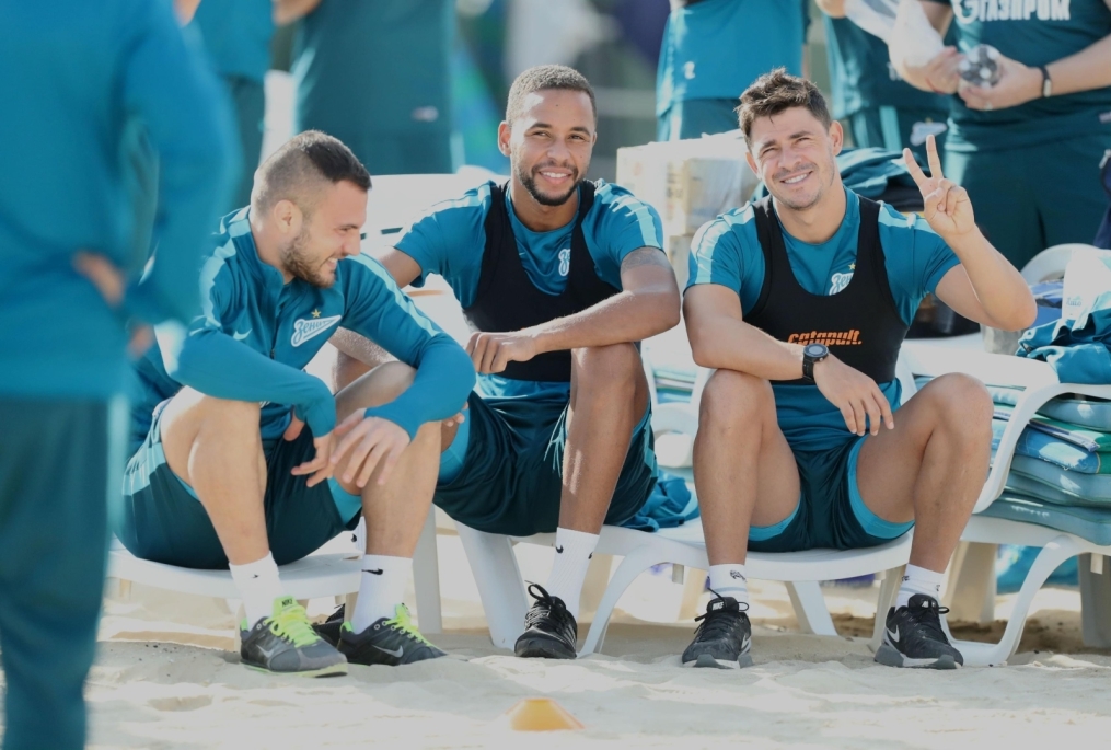 «Газпром»-тренировочные сборы в Дубае: 15 января, утренняя тренировка