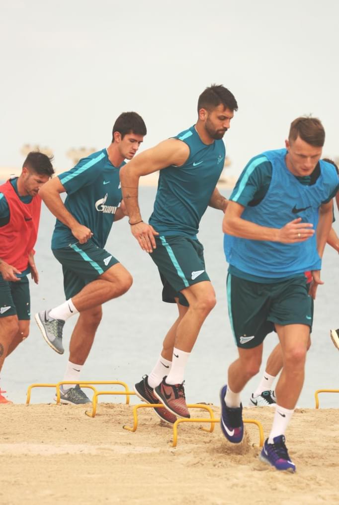 «Газпром»-тренировочные сборы в Дубае: 15 января, утренняя тренировка