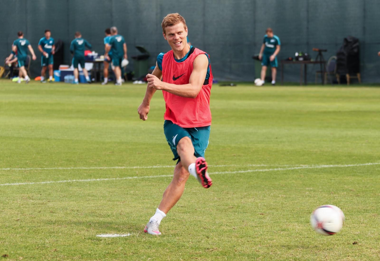 «Газпром»-тренировочные сборы в Дубае: 18 января, утренняя тренировка