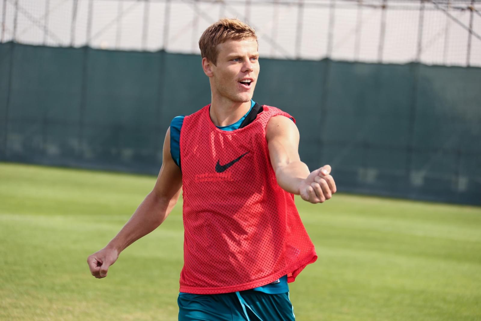 «Газпром»-тренировочные сборы в Дубае: 18 января, утренняя тренировка