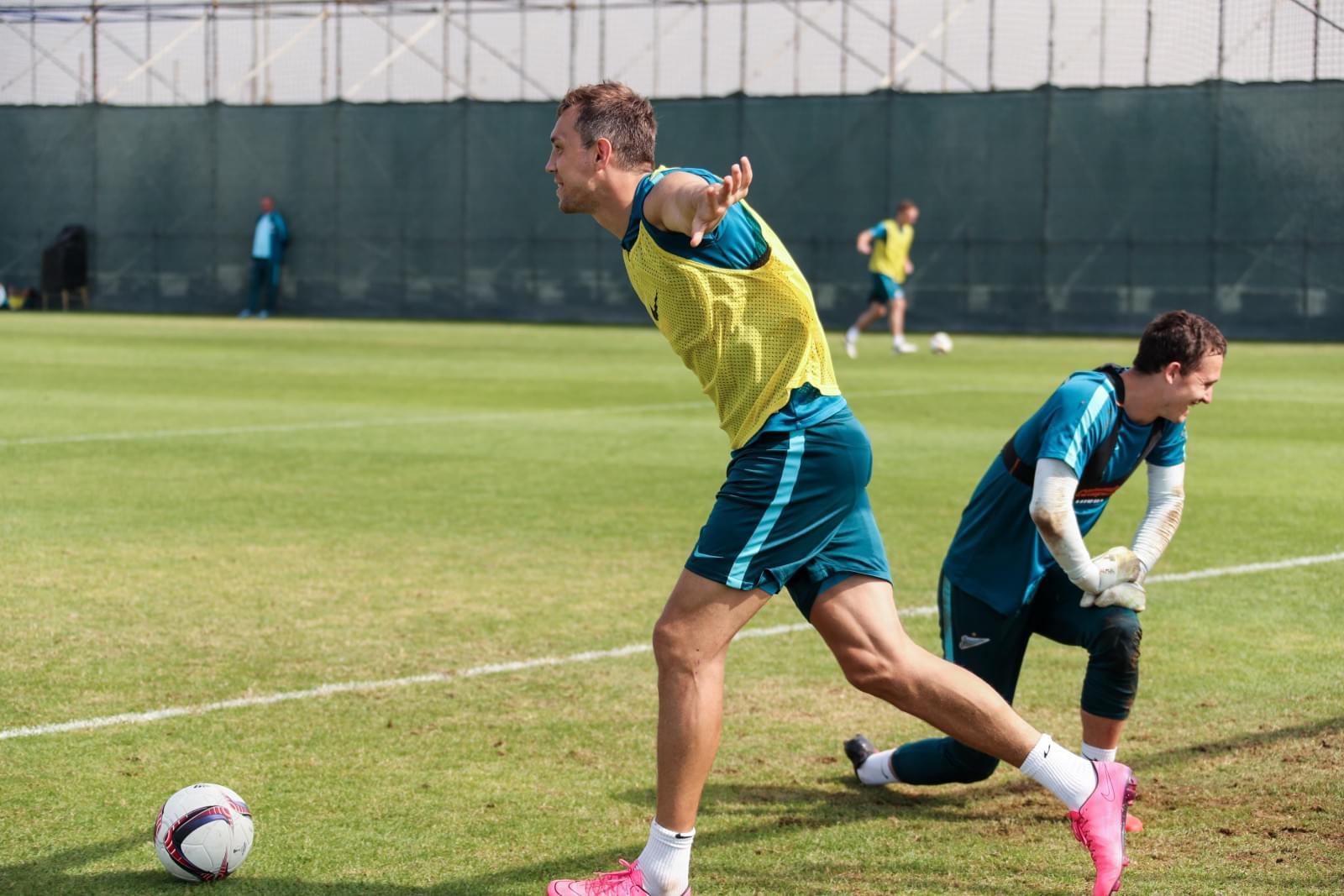 «Газпром»-тренировочные сборы в Дубае: 18 января, утренняя тренировка