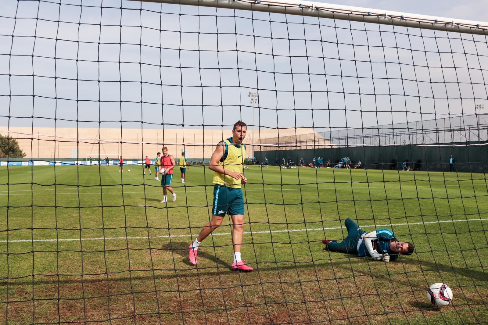 «Газпром»-тренировочные сборы в Дубае: 18 января, утренняя тренировка