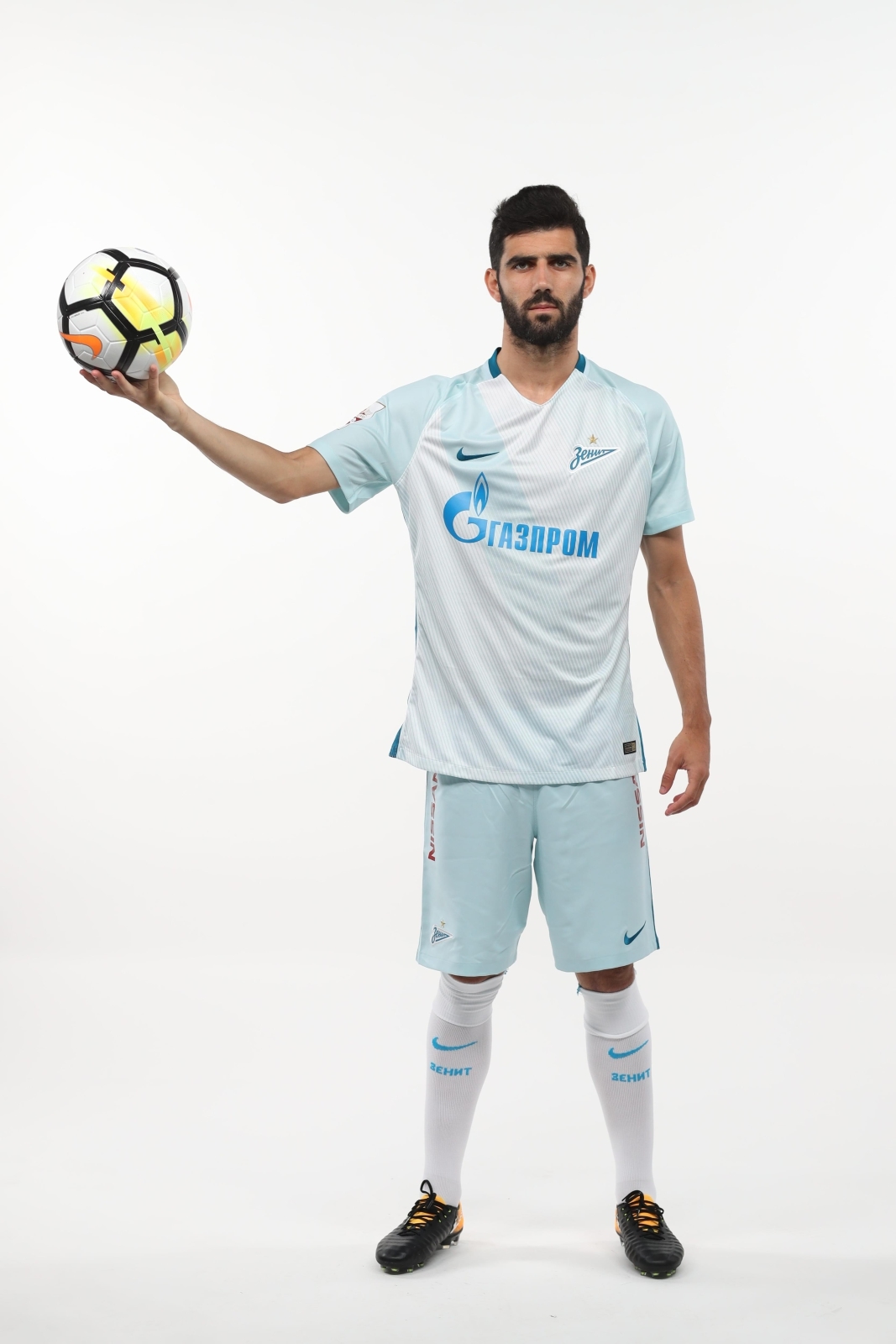 Фотосессия футболистов и тренеров основного состава ФК «Зенит» сезона 2017/2018