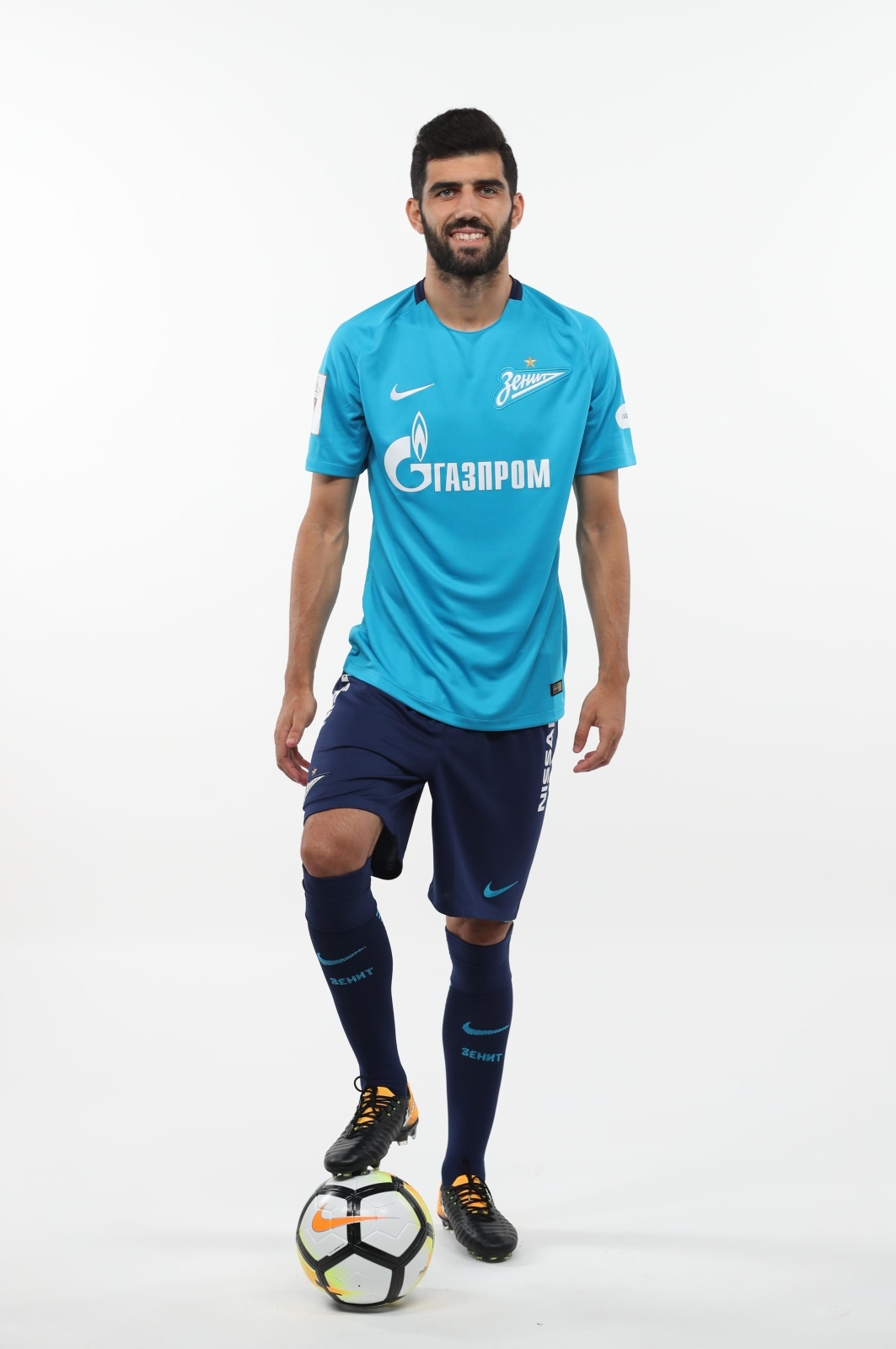 Фотосессия футболистов и тренеров основного состава ФК «Зенит» сезона 2017/2018