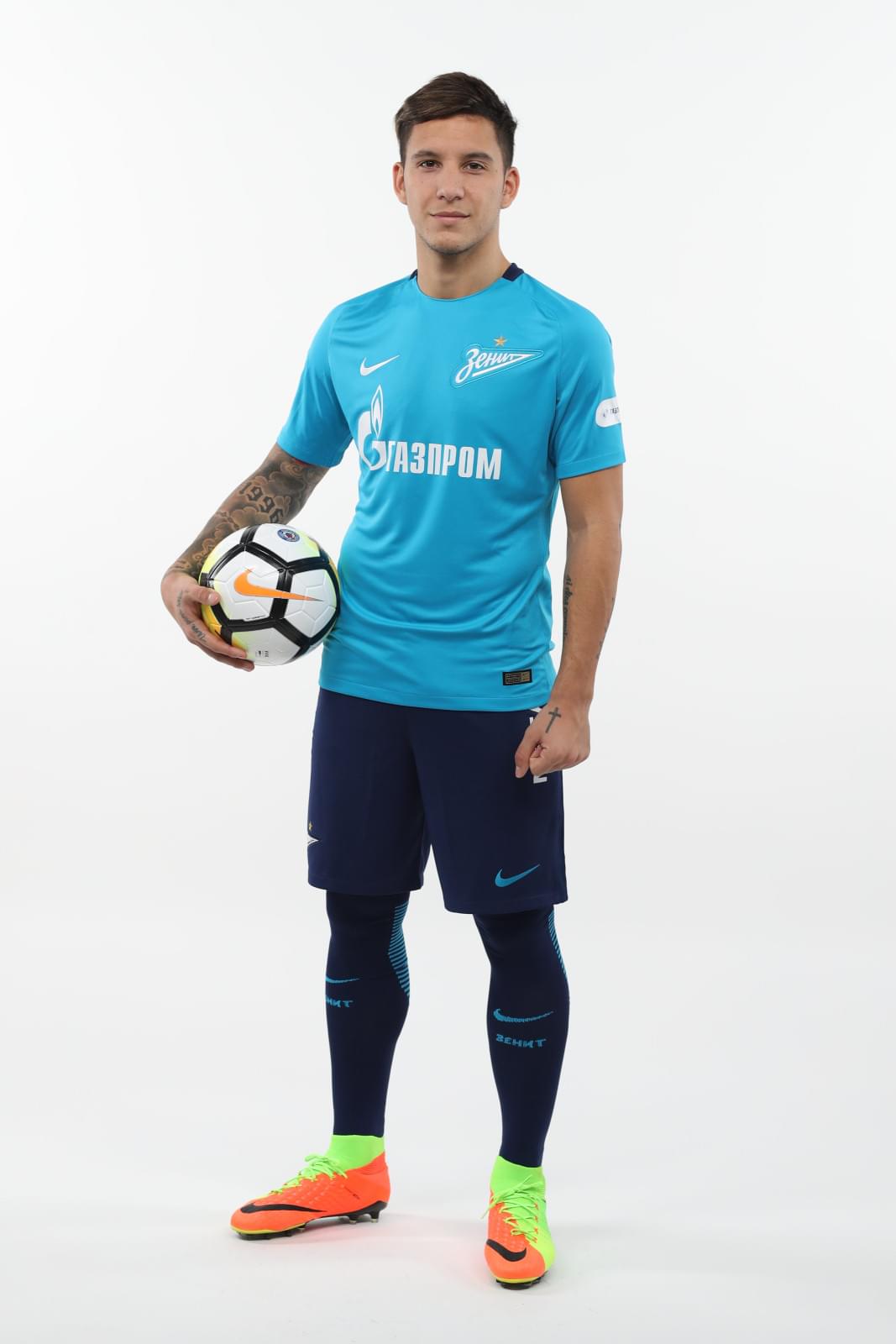 Фотосессия футболистов и тренеров основного состава ФК «Зенит» сезона 2017/2018