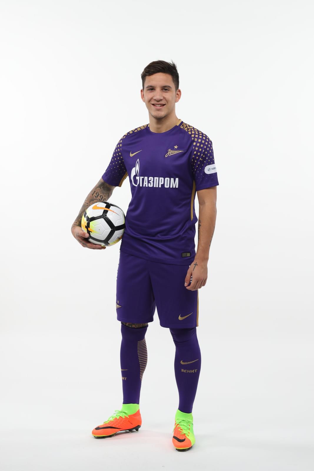 Фотосессия футболистов и тренеров основного состава ФК «Зенит» сезона 2017/2018