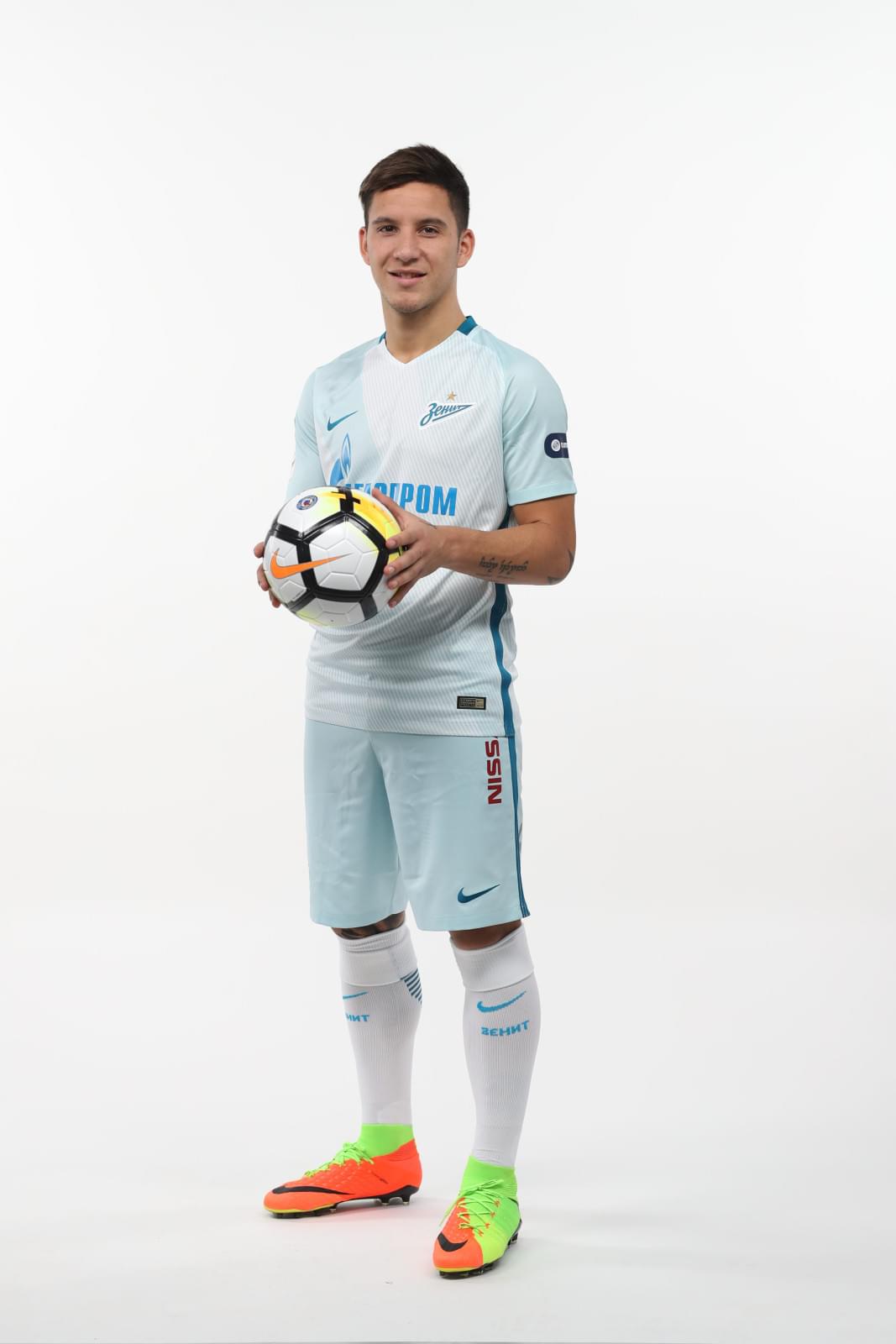 Фотосессия футболистов и тренеров основного состава ФК «Зенит» сезона 2017/2018