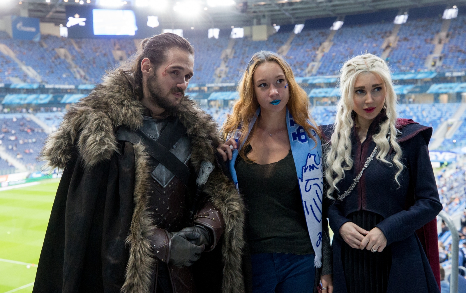 Косплееры киносериала «Игра престолов» на матче «Зенит» — «Ростов»