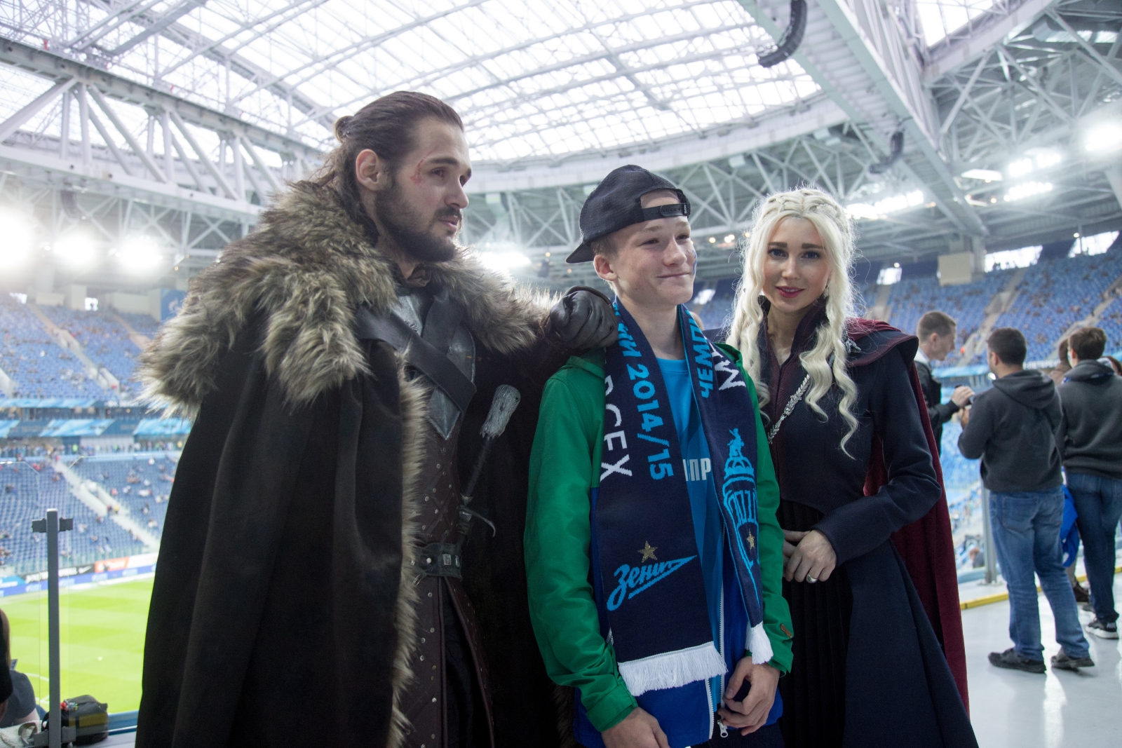 Косплееры киносериала «Игра престолов» на матче «Зенит» — «Ростов»