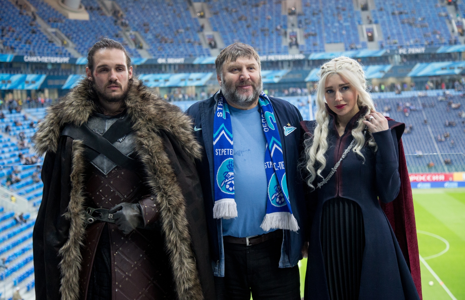 Косплееры киносериала «Игра престолов» на матче «Зенит» — «Ростов»