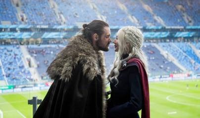 Косплееры киносериала «Игра престолов» на матче «Зенит» — «Ростов»