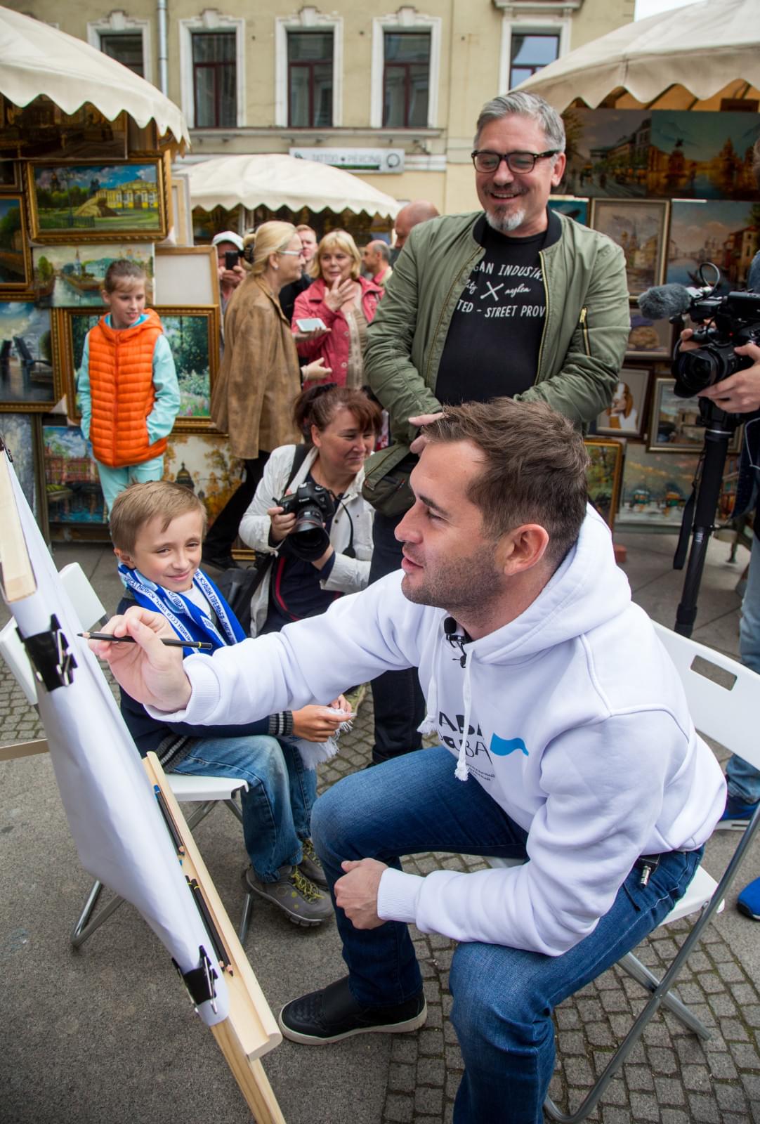 «Давай-давай!»: Александр Кержаков стал уличным художником