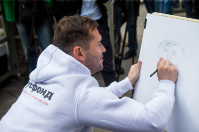 «Давай-давай!»: Александр Кержаков стал уличным художником