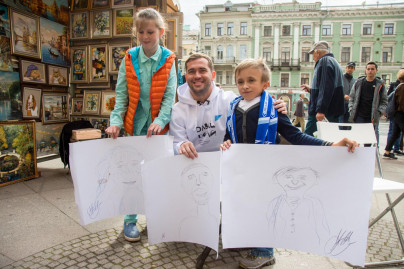 «Давай-давай!»: Александр Кержаков стал уличным художником