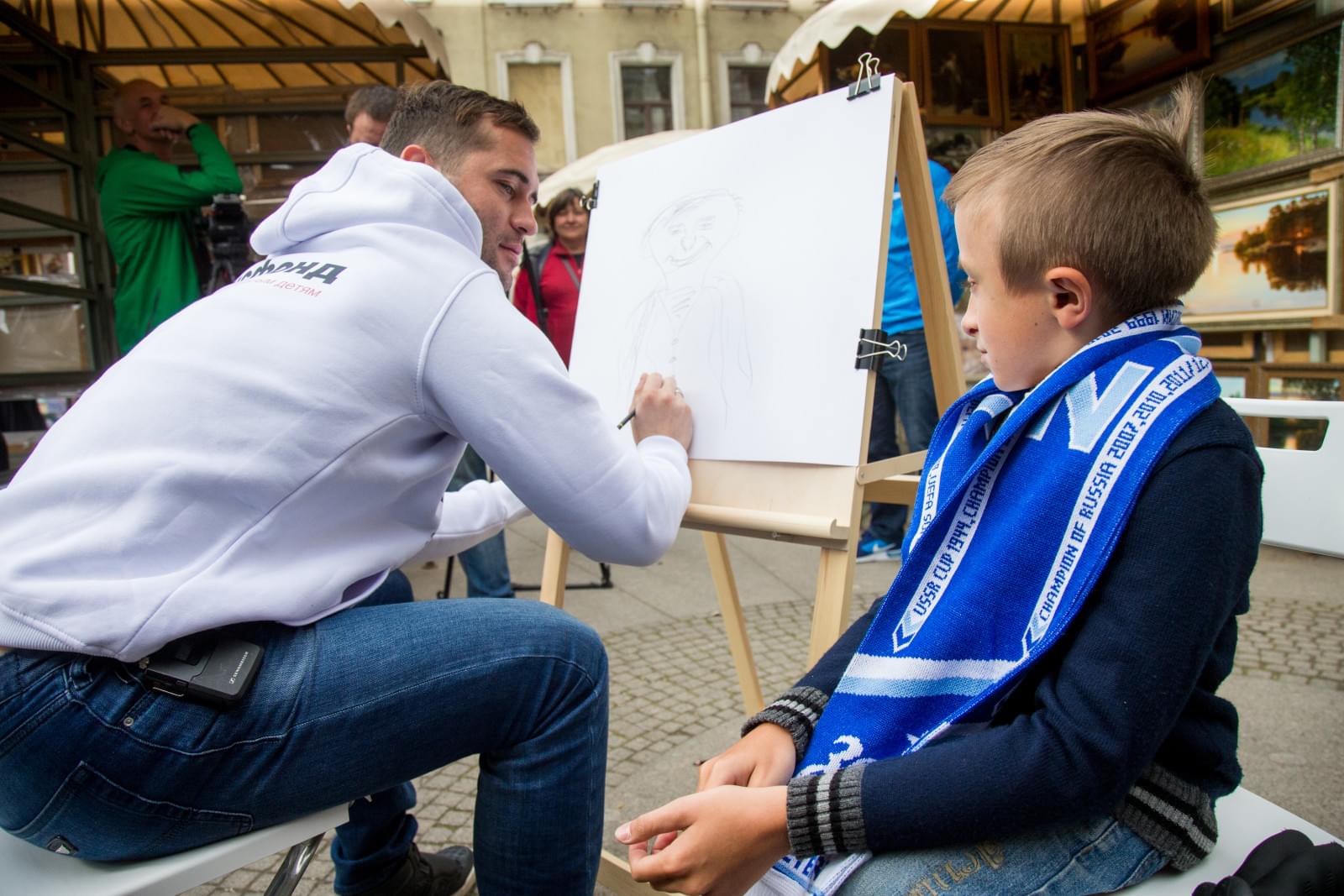 «Давай-давай!»: Александр Кержаков стал уличным художником