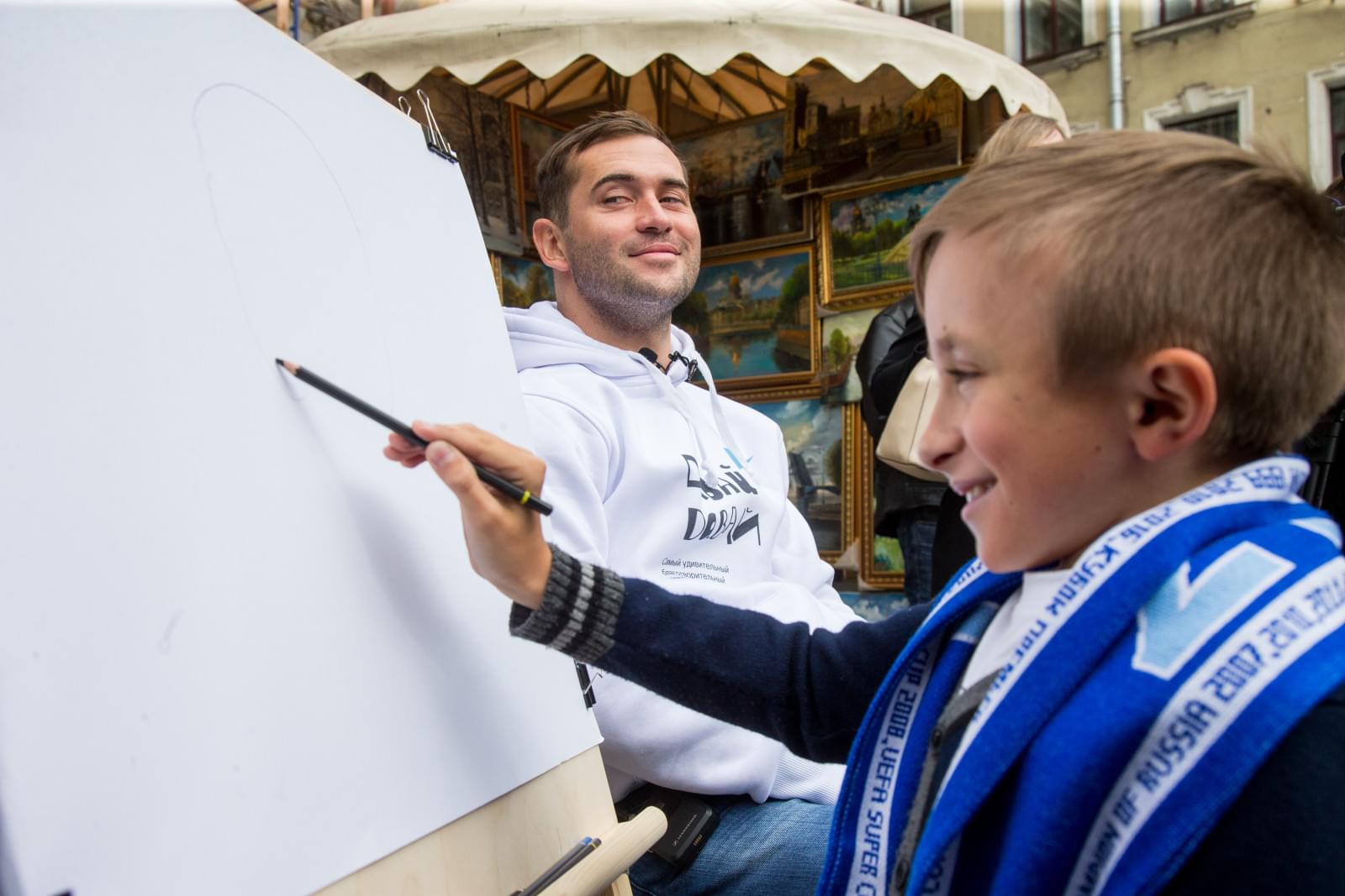 «Давай-давай!»: Александр Кержаков стал уличным художником