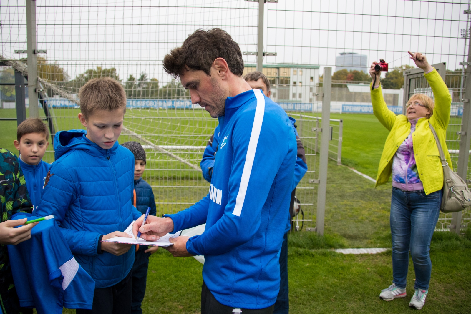 Воспитанники спортивного лагеря «Сосново» побывали в гостях у «Зенита»