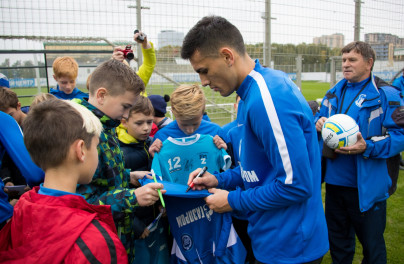 Воспитанники спортивного лагеря «Сосново» побывали в гостях у «Зенита»