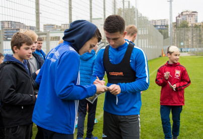 Воспитанники спортивного лагеря «Сосново» побывали в гостях у «Зенита»