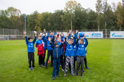Воспитанники спортивного лагеря «Сосново» побывали в гостях у «Зенита»