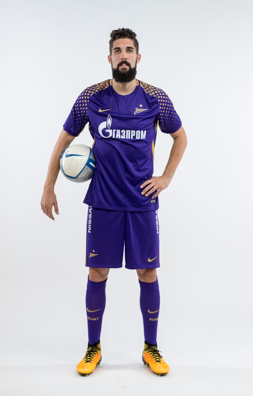 Фотосессия игроков основного состава ФК «Зенит» в новой игровой форме Nike сезона 2017/18