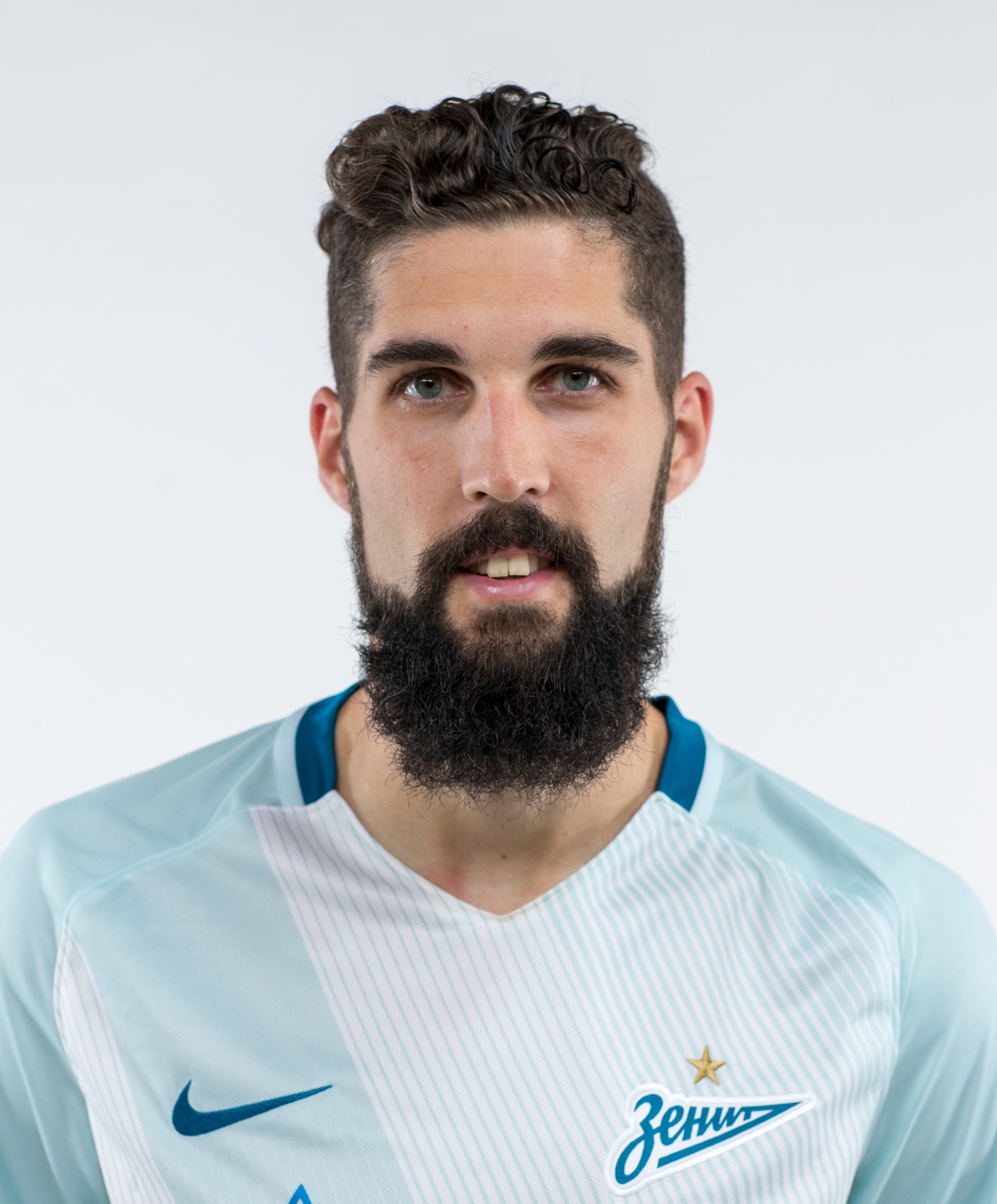 Фотосессия игроков основного состава ФК «Зенит» в новой игровой форме Nike сезона 2017/18