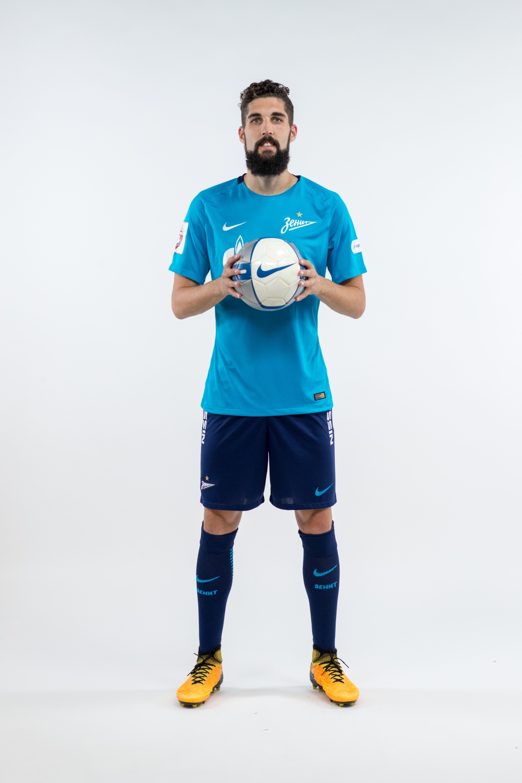 Фотосессия игроков основного состава ФК «Зенит» в новой игровой форме Nike сезона 2017/18