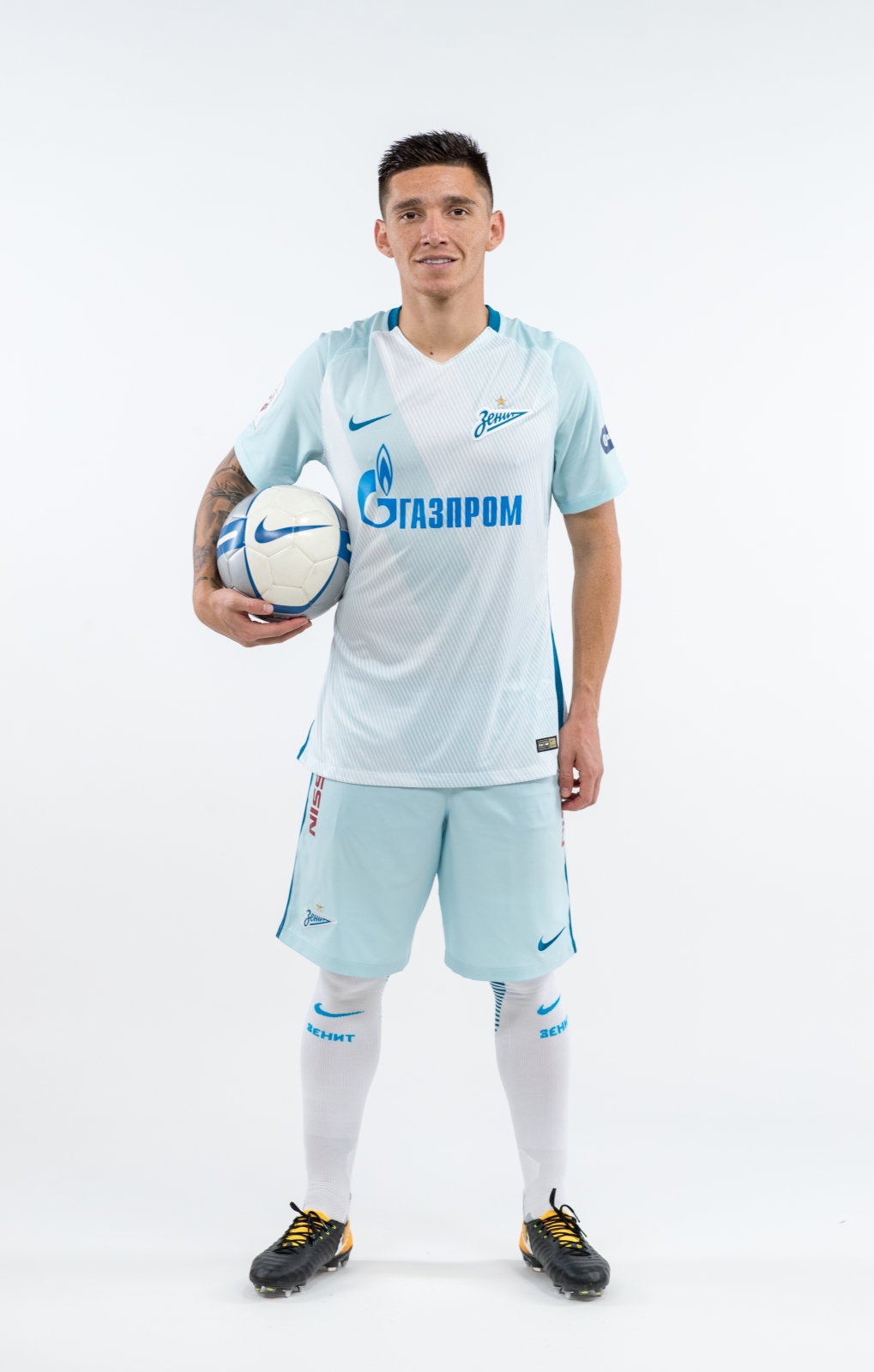 Фотосессия игроков основного состава ФК «Зенит» в новой игровой форме Nike сезона 2017/18