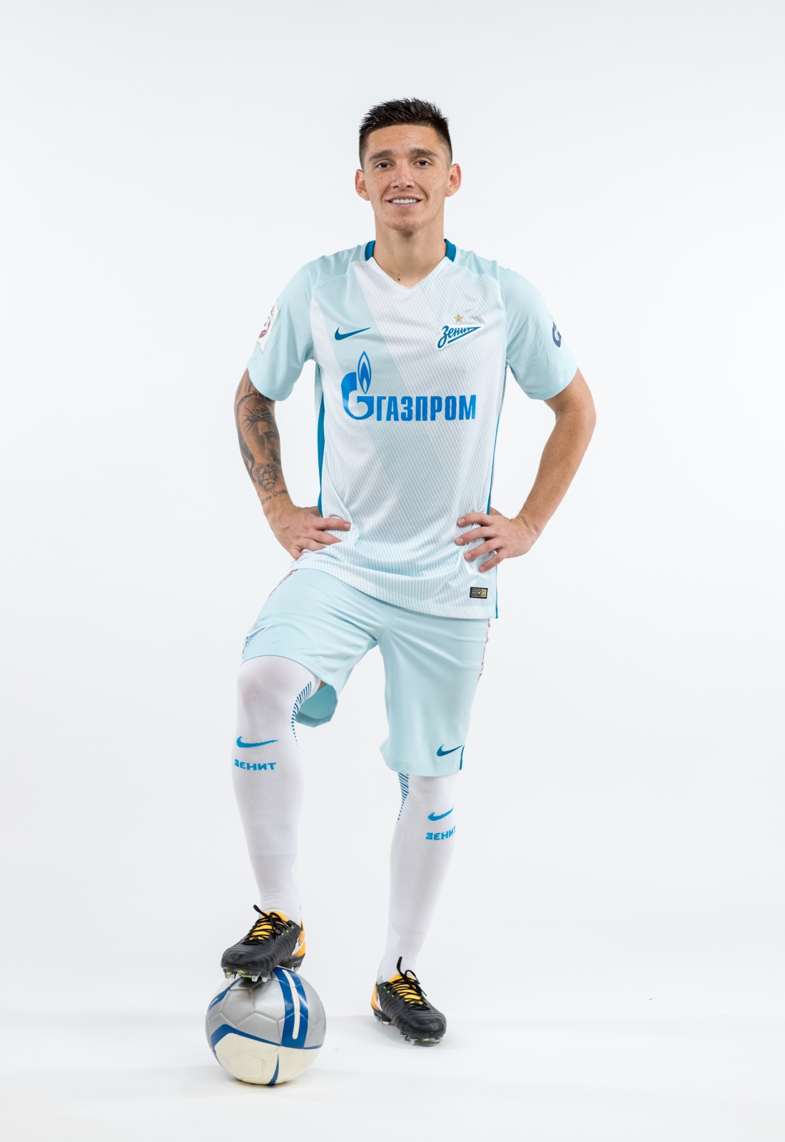 Фотосессия игроков основного состава ФК «Зенит» в новой игровой форме Nike сезона 2017/18
