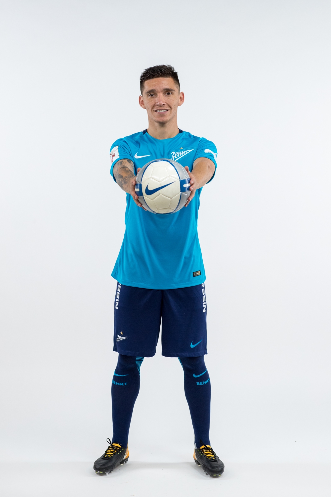 Фотосессия игроков основного состава ФК «Зенит» в новой игровой форме Nike сезона 2017/18