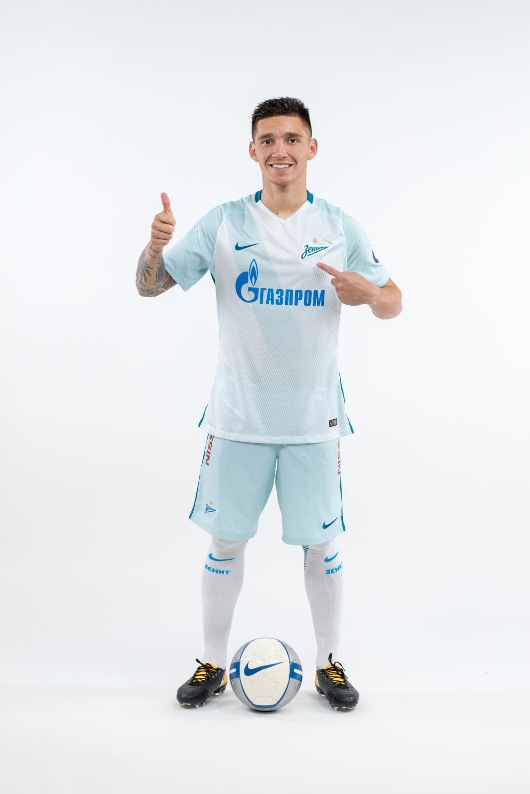 Фотосессия игроков основного состава ФК «Зенит» в новой игровой форме Nike сезона 2017/18