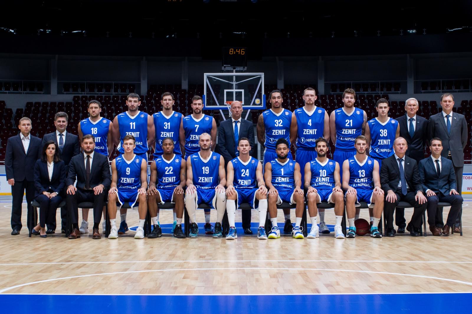 Общекомандная фотосессия основного состава БК «Зенит» сезона 2017/18