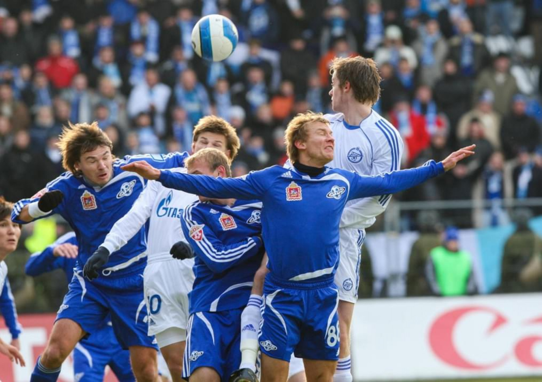 Football 2007. Сатурн Зенит 2007. Зенит Сатурн 2007 золотой матч. Зенит 1995. Чемпионат России по футболу 2007.