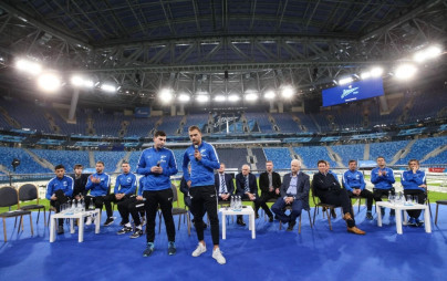 Представители «Зенита» встретились с болельщиками на стадионе «Санкт-Петербург»